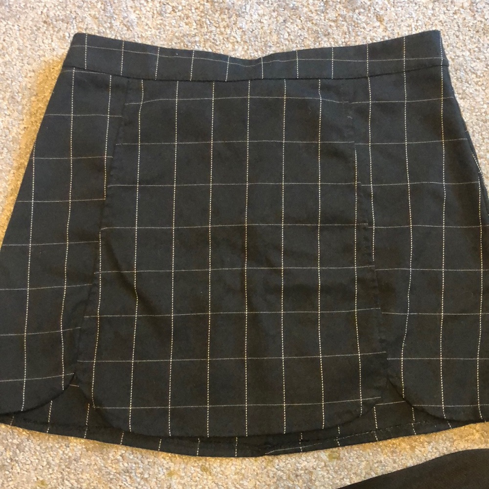 CHECKERED BRANDY MELVILLE PACSUN SKIRT
